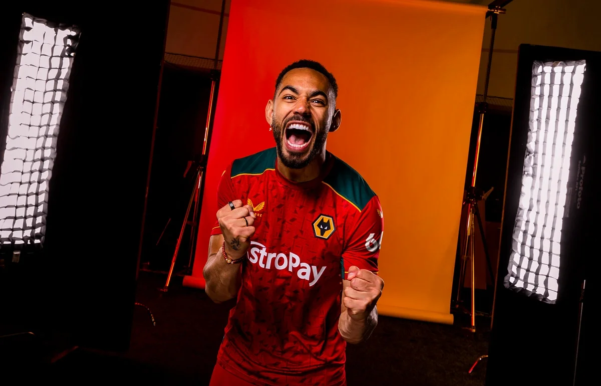 关于狼队客场大胜，主帅盼球员保持状态的信息