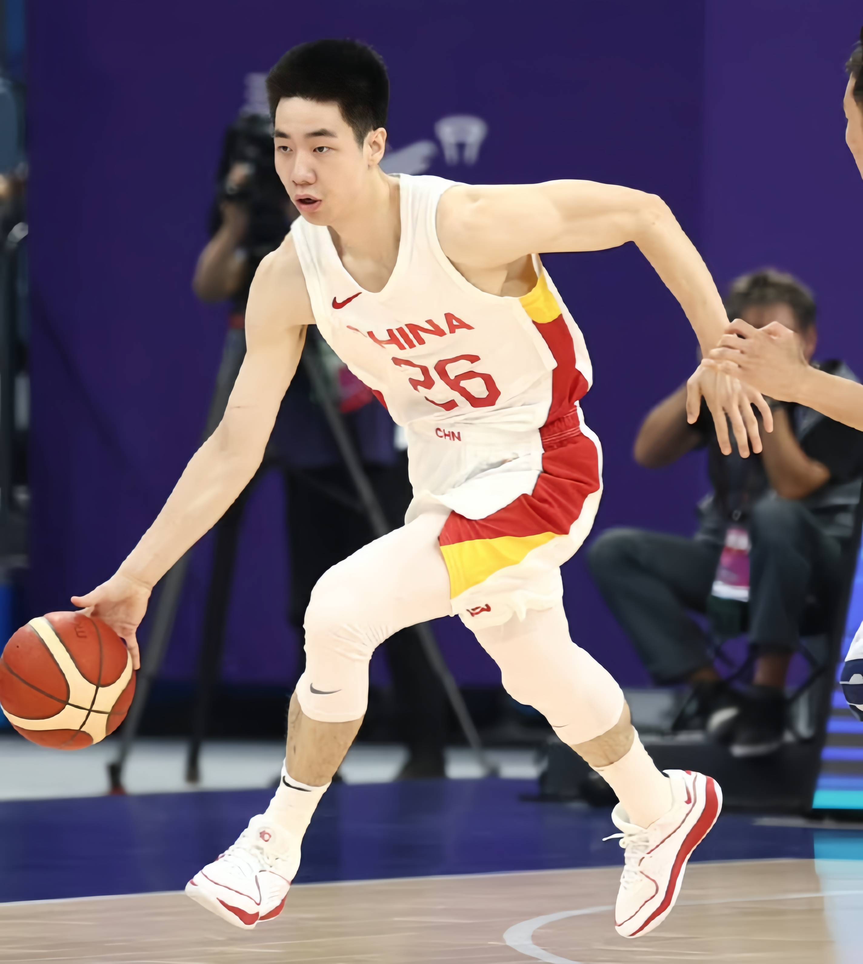 国内球员全面发挥，球队士气高昂的简单介绍