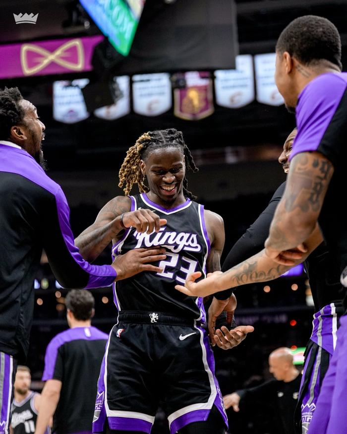 瓦朗谢纳客场爆冷击败对手，喜获胜利的简单介绍