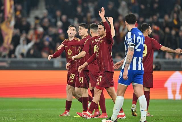 包含罗马客场抢分，稳固在争夺赛季前四名的位置的词条