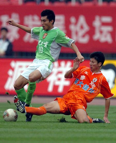 郑智领衔恒大连胜，战胜武汉卓尔的简单介绍