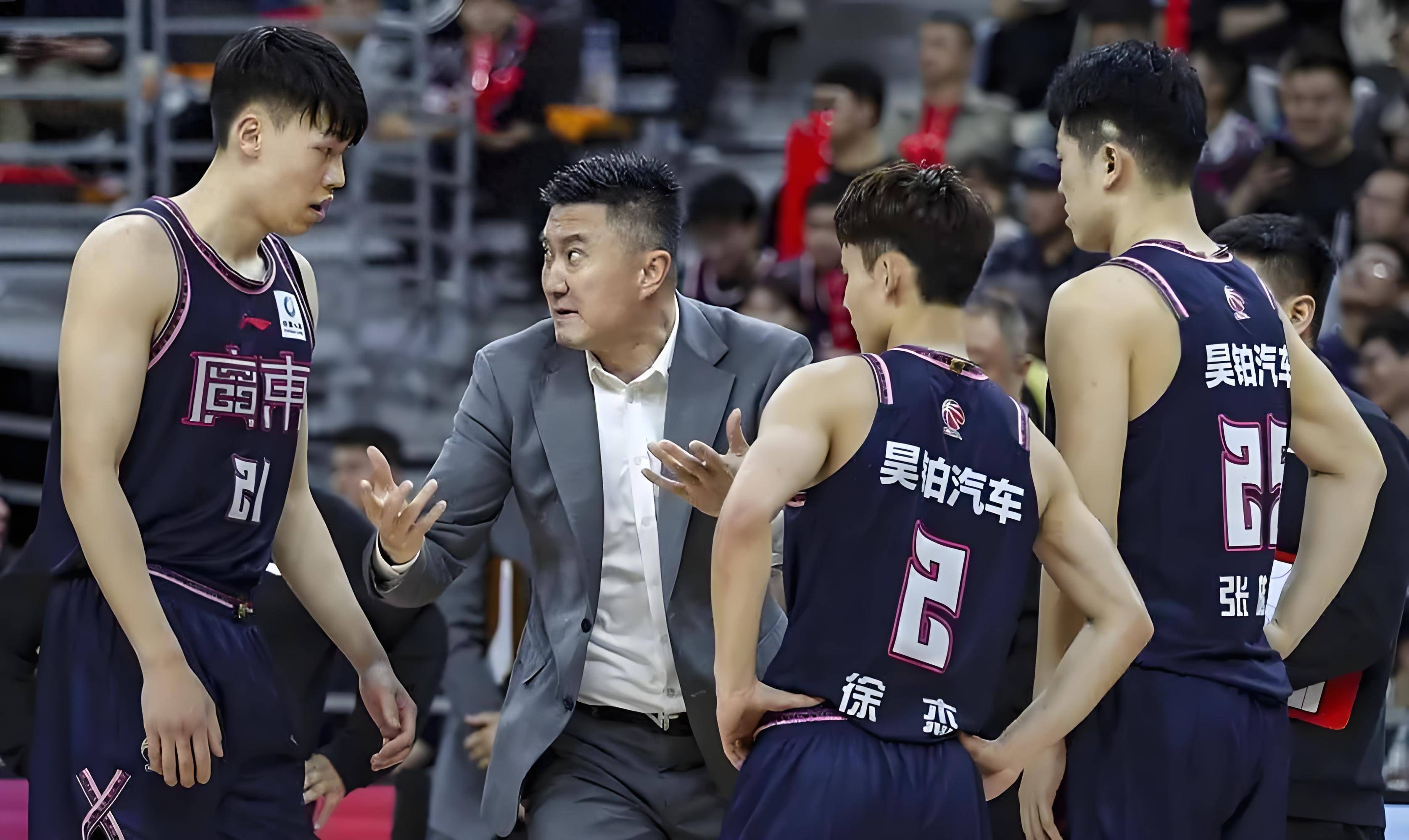 球队核心在比赛中表现出色，获赞无数的简单介绍
