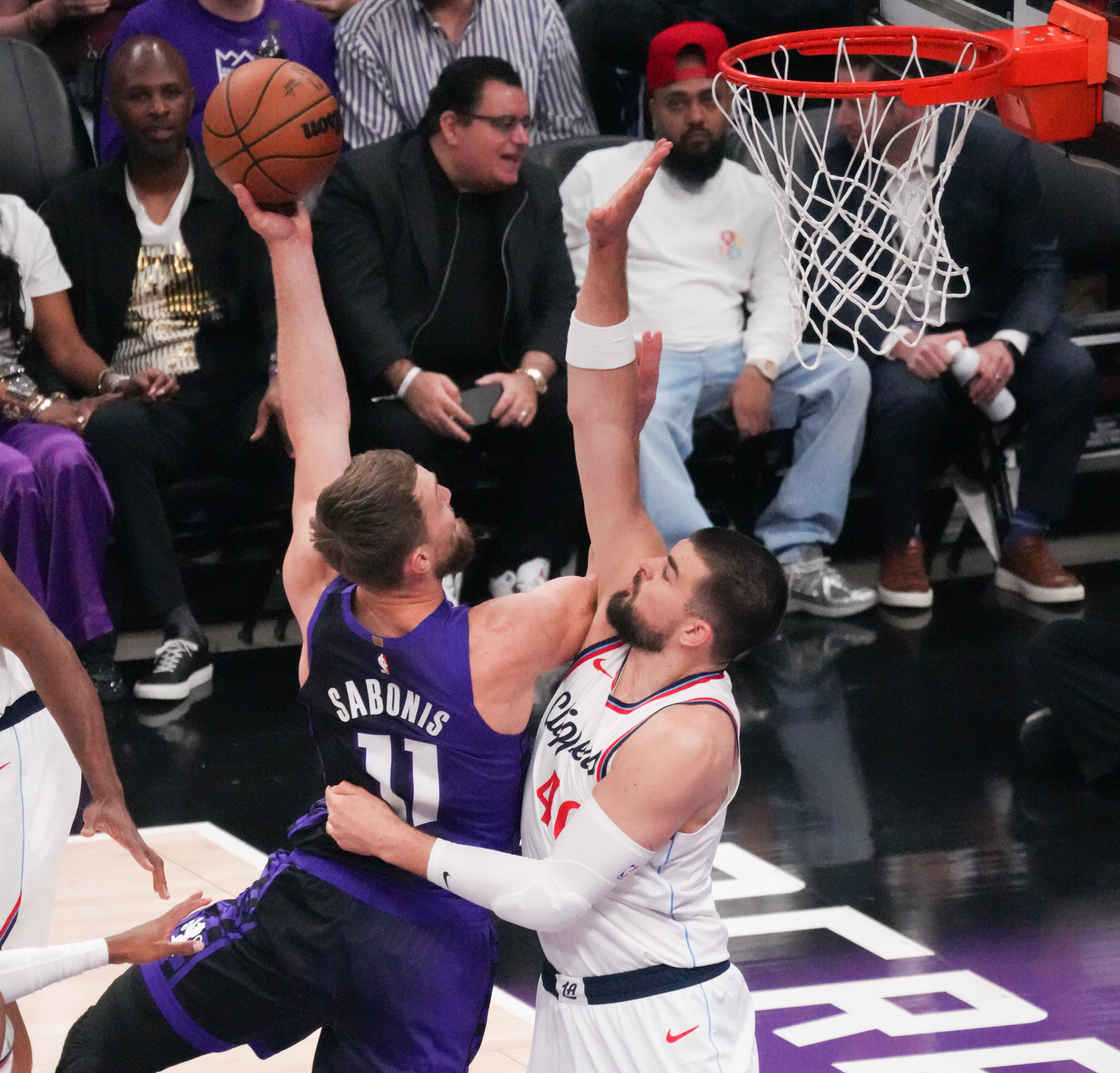 关于NBA常规赛拉开帷幕，球员状态出色的信息