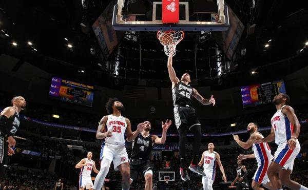 活塞惨败尼克斯，波普生涯砍下新高