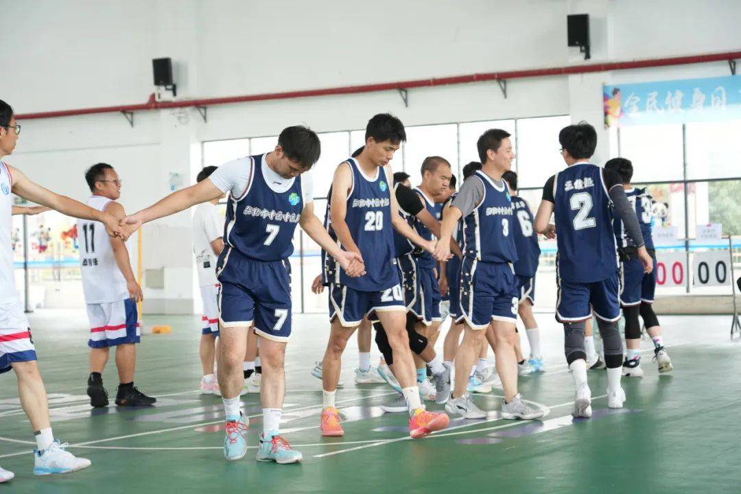 团体项目选手团结努力,实现夺冠 团体项目选手团结努力,实现夺冠