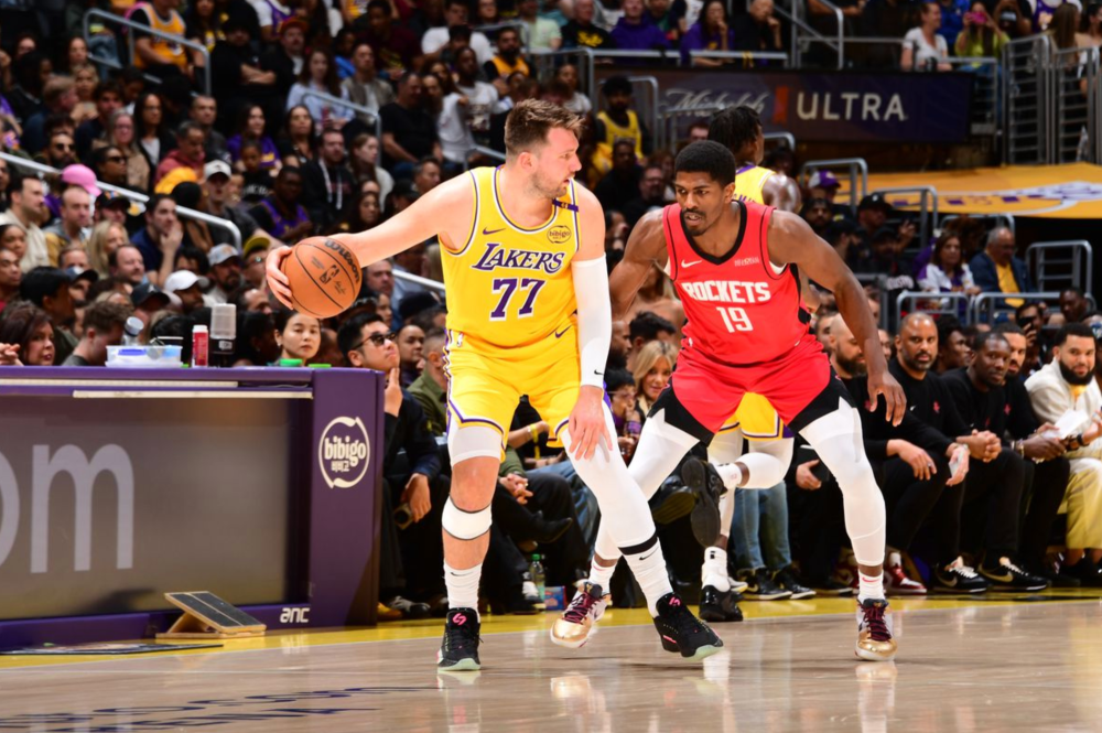 掘金主场大胜灰熊登顶西部 掘金主场大胜灰熊登顶西部