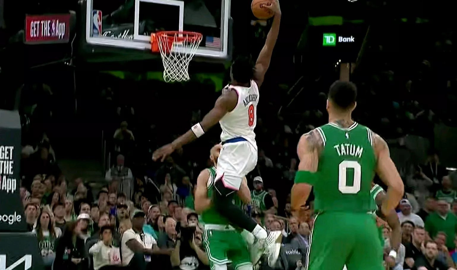 公牛客场不敌尼克斯，拉文砍下28分的简单介绍