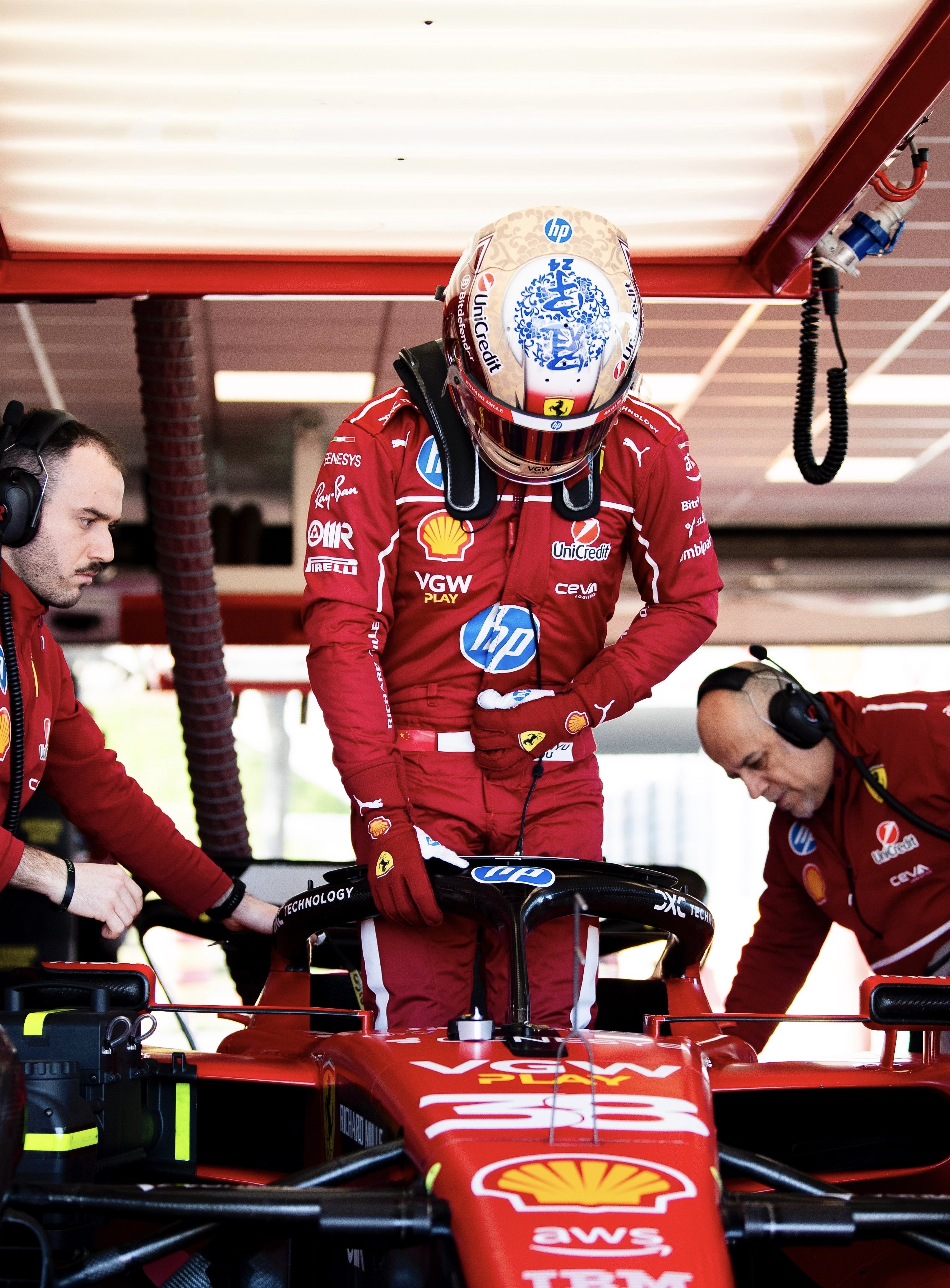 索伯车队碾压梅赛德斯，周冠宇高光表现