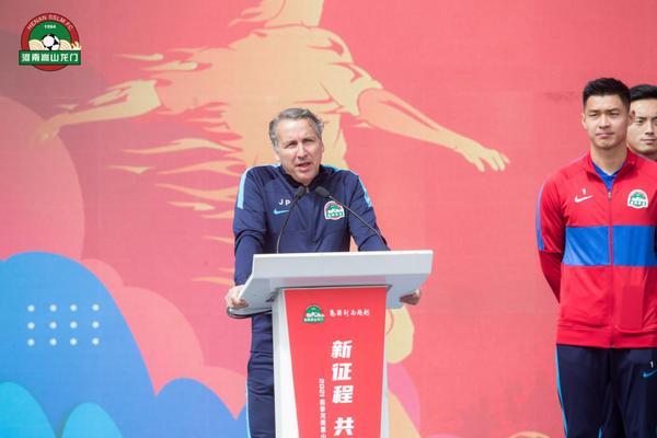 弗莱堡队主帅呼吁球队全力以赴，取得好成绩