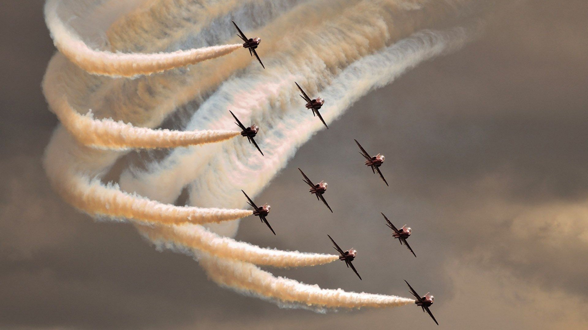 开云体育平台APP-尖叫与寂静，当F1引擎咆哮时，恩比德在另一个世界拉满存在感