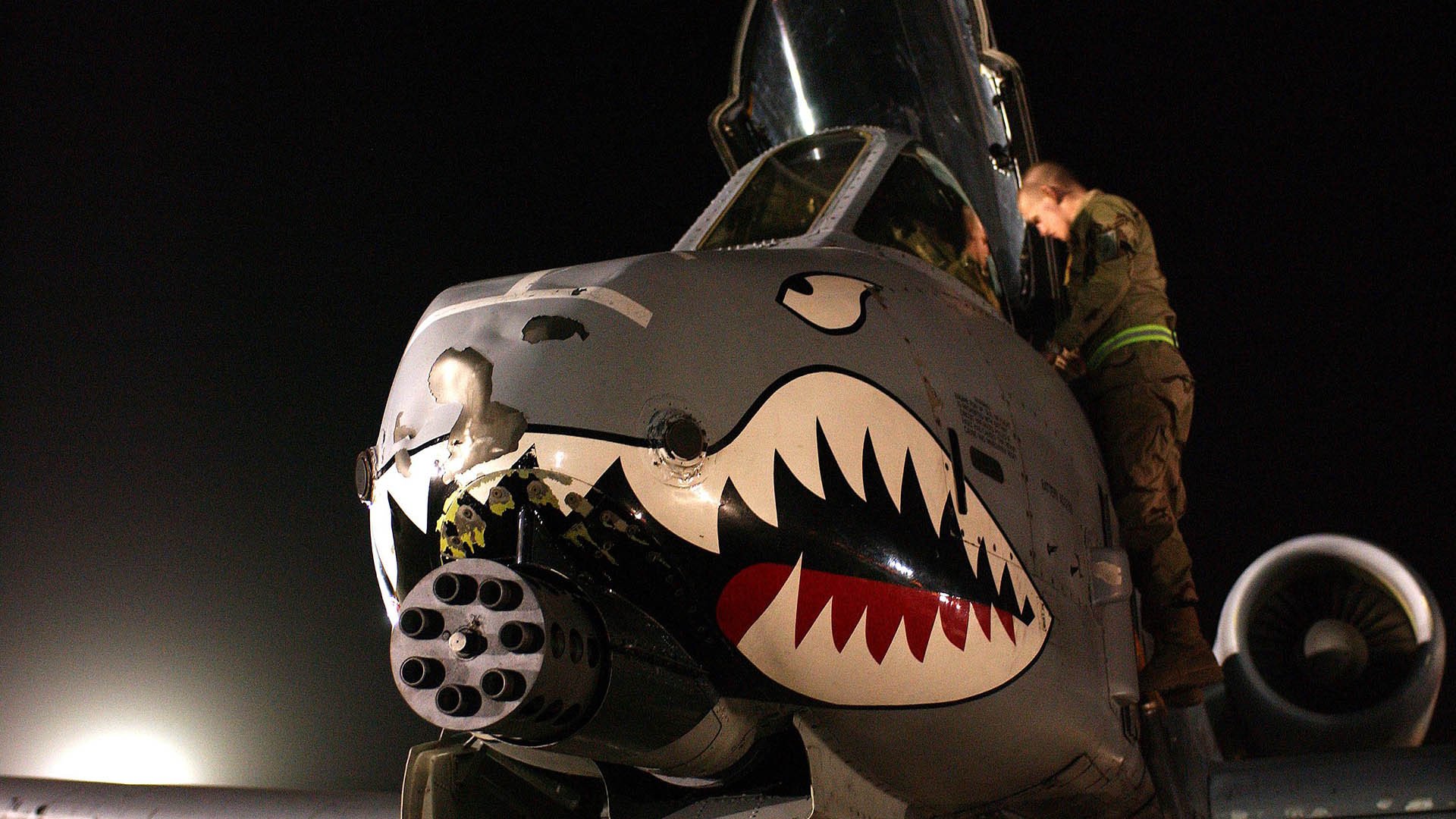 夜晚与蓝月,当意式铁链扼住蓝色狂想,北欧风暴正重新定义足球节奏