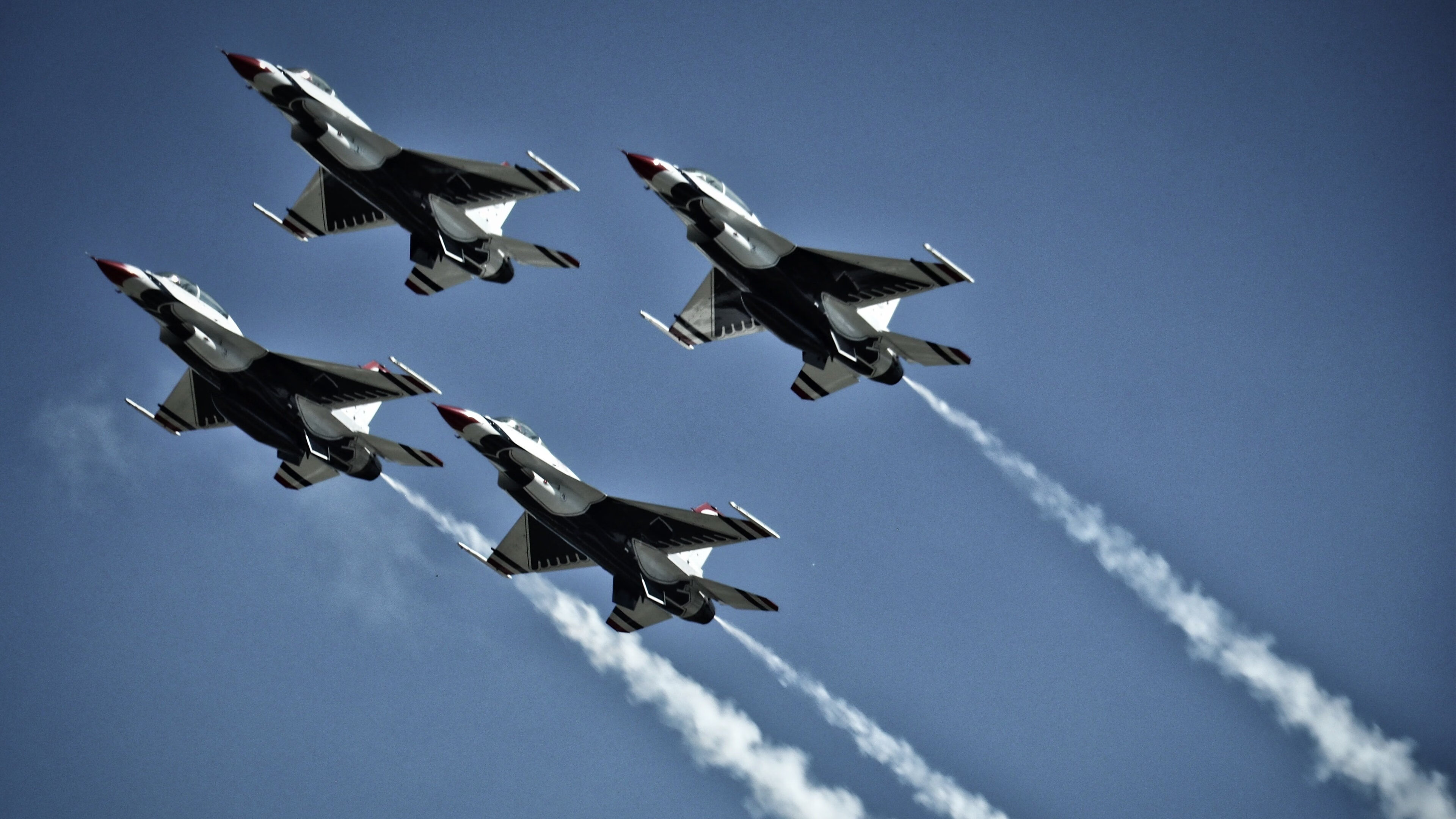 从迷失到主宰，浓眉在上海队对阵雄鹿的夜晚完成自我救赎