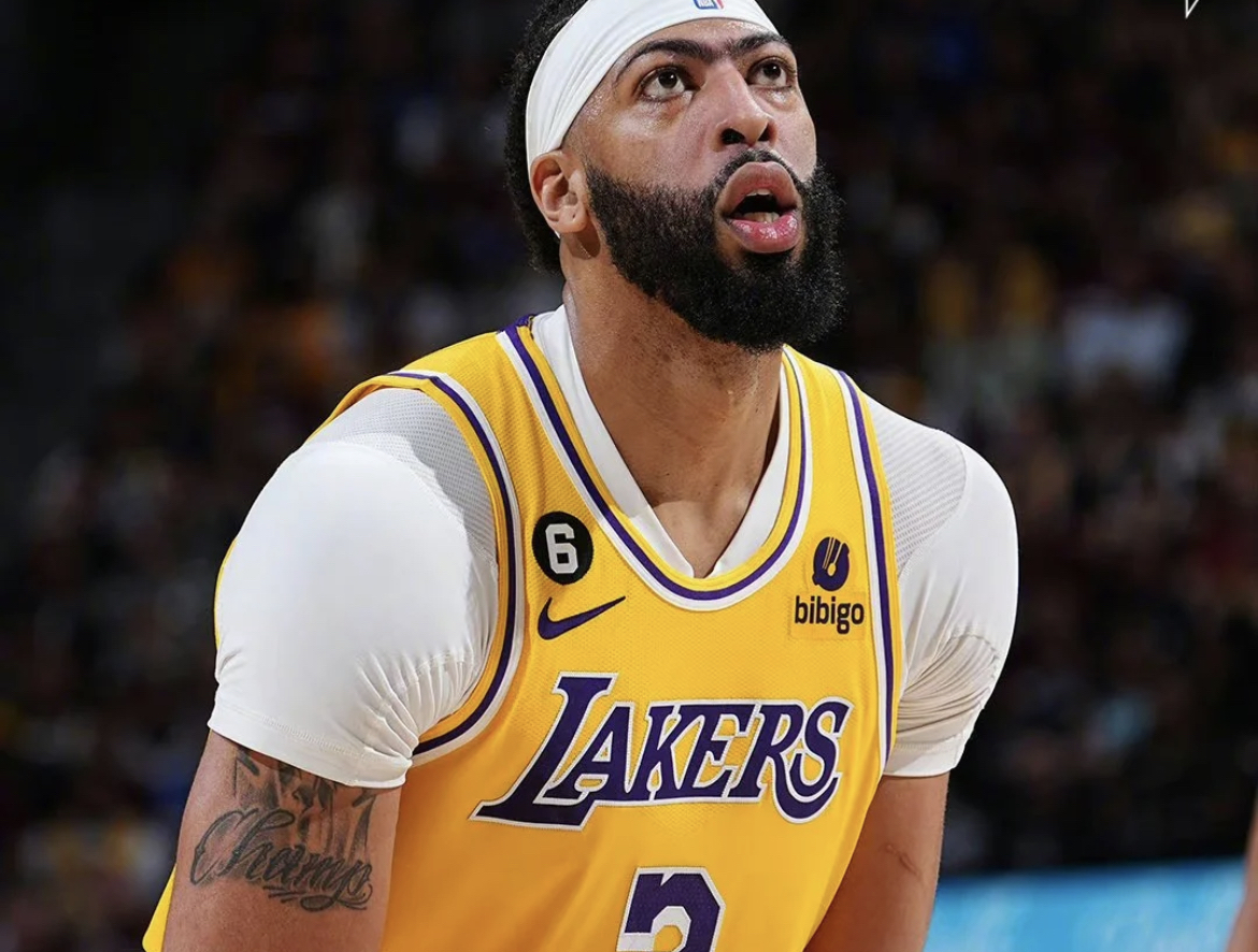 F1新赛季揭幕战之夜，浓眉贡献制胜表现